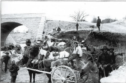 Laborers, photograph 1900's