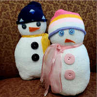 Make a Pair of Sock Snowmen